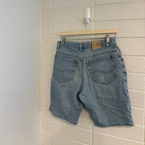 Vintage Lee light wash Jean shorts - Picture 2 of 2